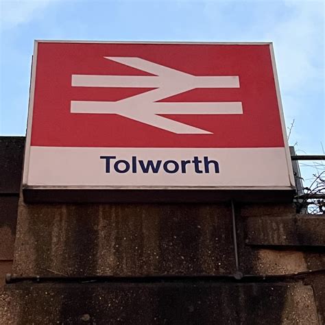 tolworth box junction|Tolworth railway station .